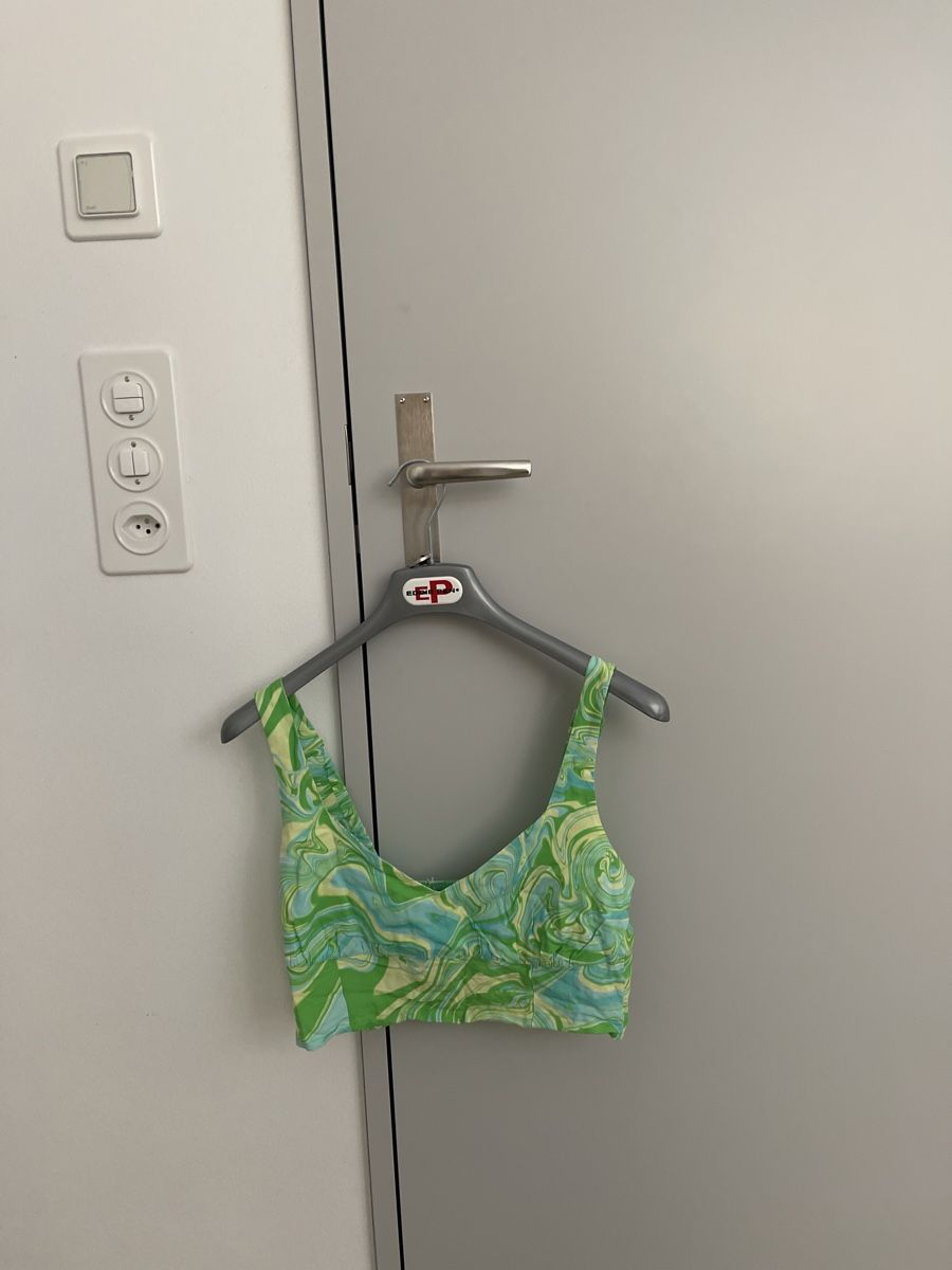 Stradivarius Top: Stradivarius Sommer Top L – Usato da Zürich venduto da WeisserPlanet