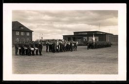 Foto-AK Travemünde, Flughafen, Musikzug