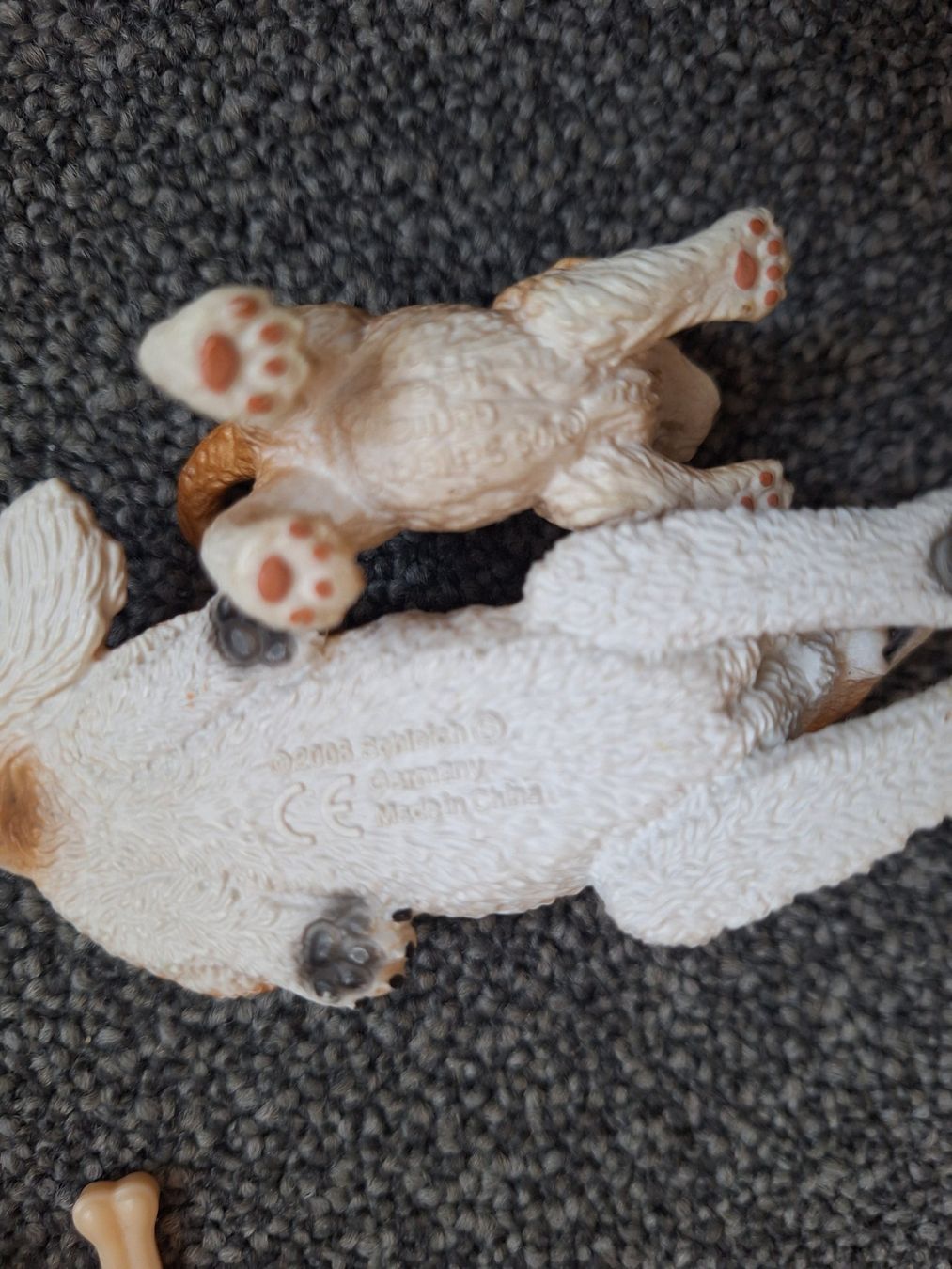 Schleich Spielzeuge: Schleich Hunde orginal mit Knochen – Gebraucht aus Honau von sams09 1