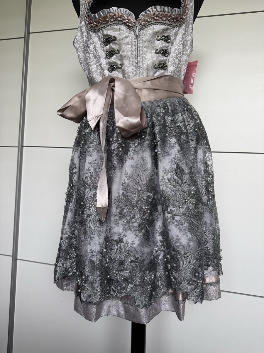 Krüger Vestiti: Wunderschönes Krüger Dirndl in Gr. 38 / neu! – Nuovo e nell'imballaggio originale da Olten venduto da ale_nb2x 3