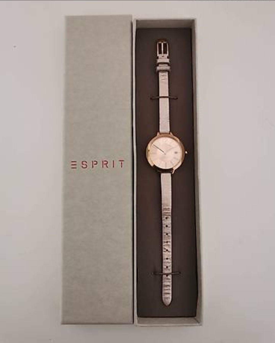 Esprit Uhren: Montre Esprit ES107242 – Defekt aus Penthalaz von Cortis