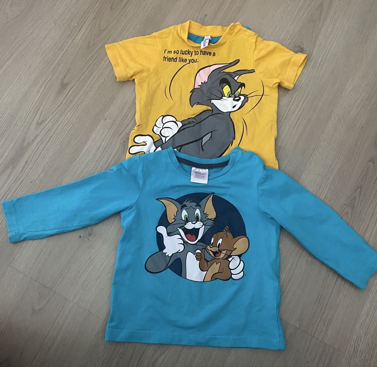 Chemises, T-shirts & Polos: 2x Tom and Jerry T-shirts. Taille 80 – D'occasion à Versoix par av_q1290