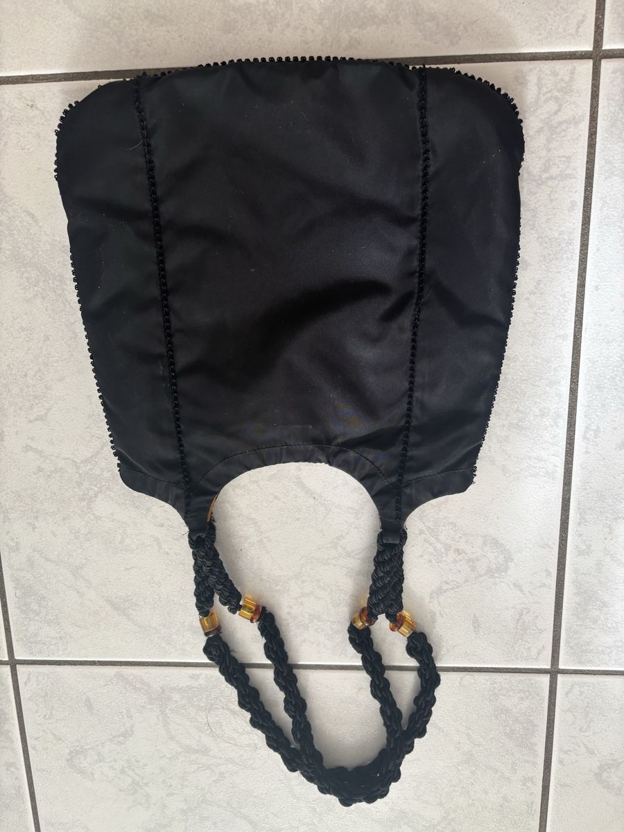 Prada Borse da donna: Prada Vintage Bag Black with Amber Beads – Usato da Basel venduto da Petersgasse 4