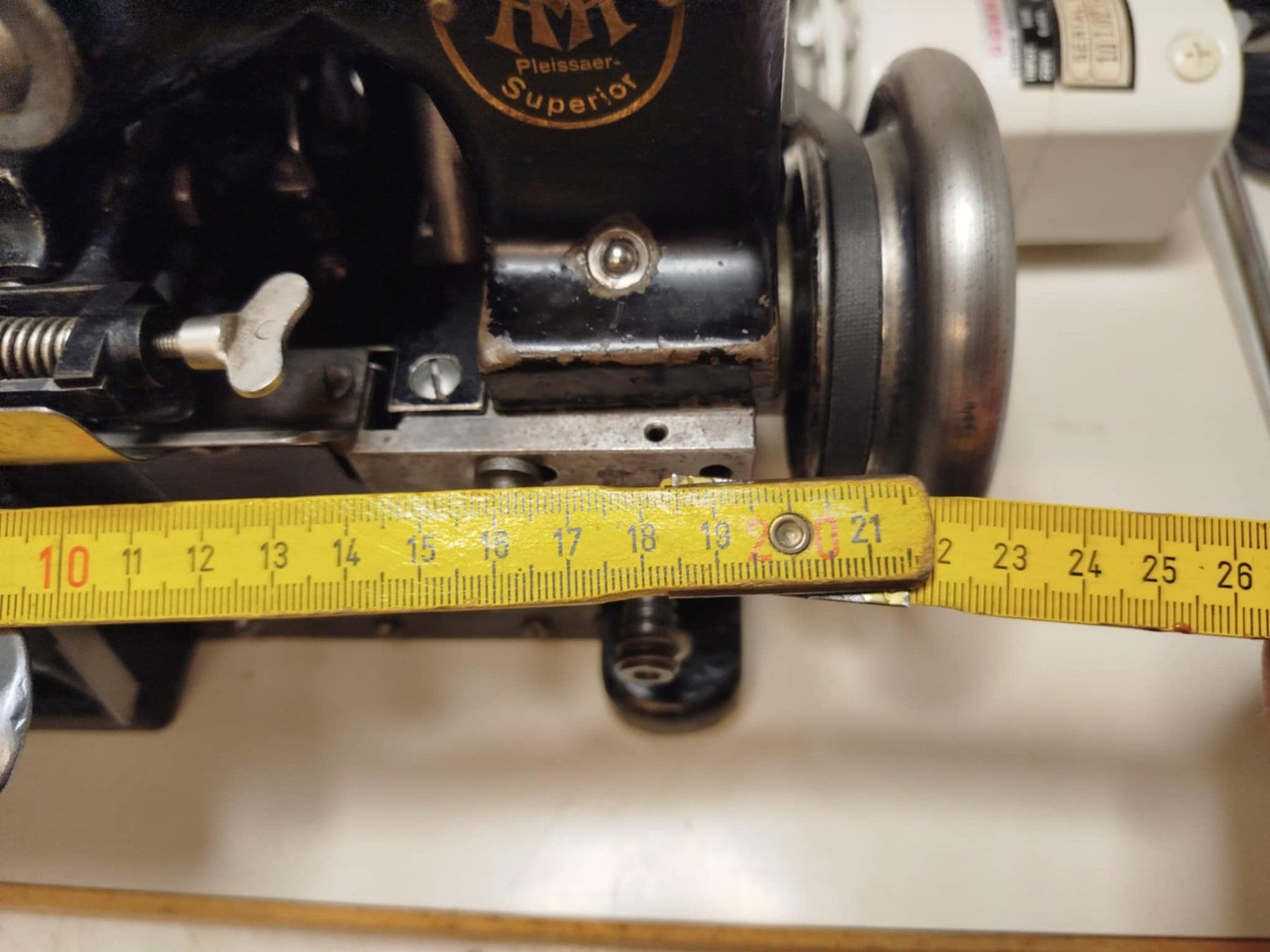 Nähmaschinen: Machine à coudre (nr 13 ) – Gebraucht aus La Chaux-de-Fonds von Emmaus2300CDF 9