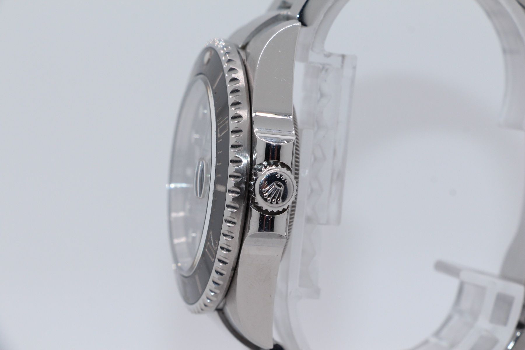 Rolex Uhren: Rolex Sea-Dweller 50th Ref. 126600, Full-Set – Gebraucht aus Zug von eMDi_Collection 4