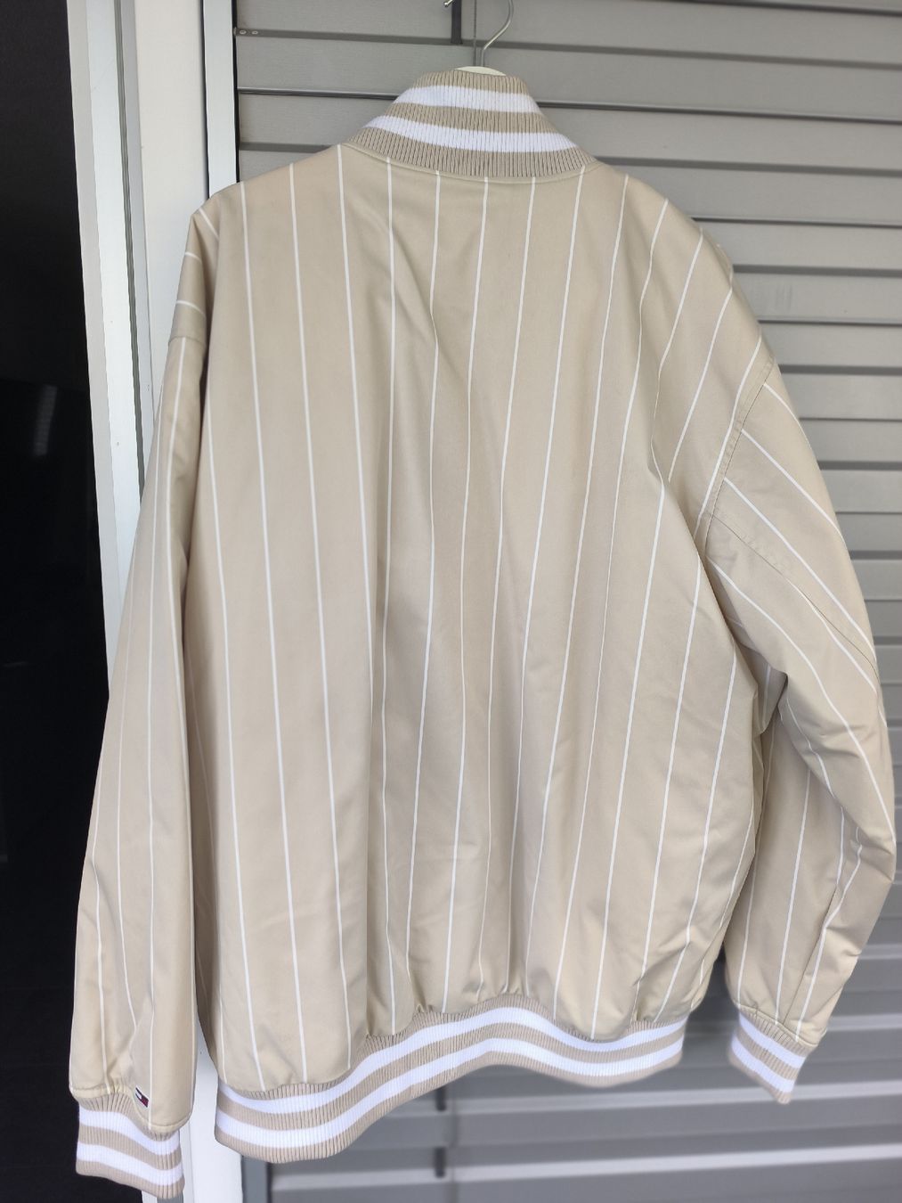Tommy Hilfiger Giacche: Tommy jeans Jacke  – Nuovo (secondo la descrizione) da Oftringen venduto da Lejaleja 2