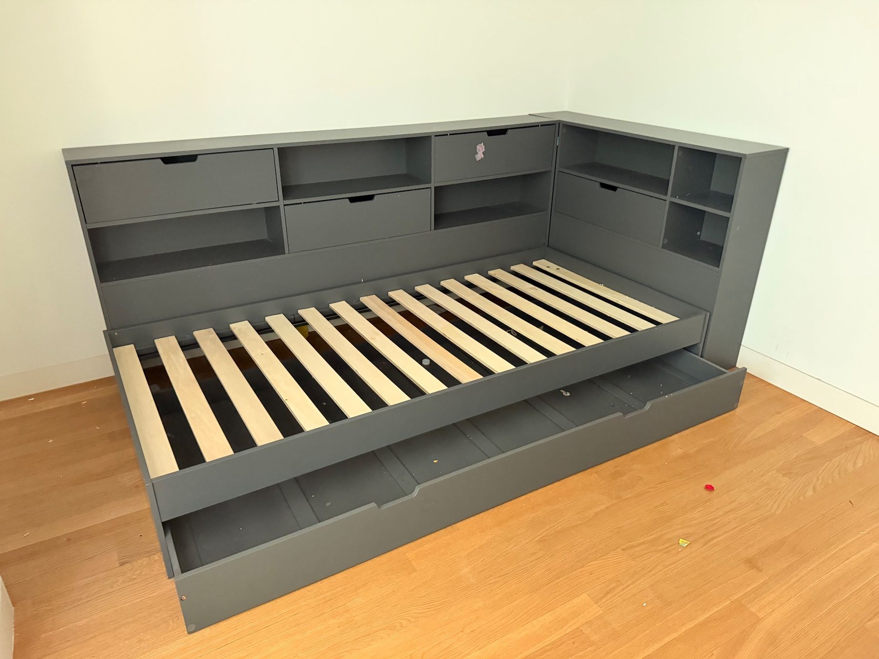 La Redoute Betten: Corner Bed with Storage Grey perfect condition – Gebraucht aus Zollikerberg von for_qpd5 1