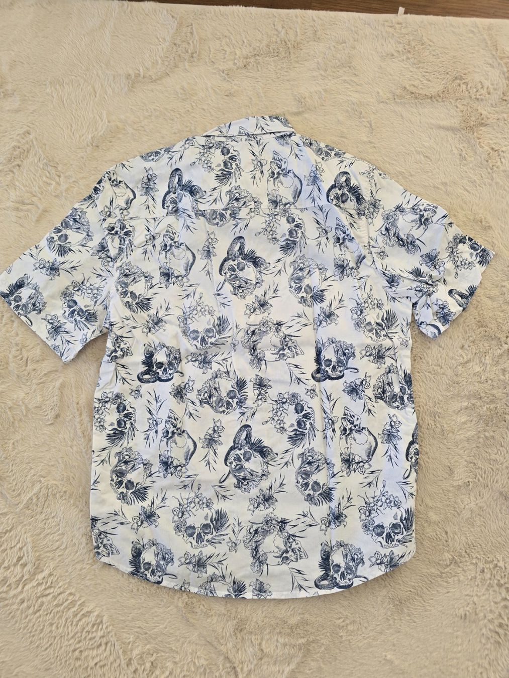 H&M Hemden: H&M Divided Kurzarmhemd M – Totenköpfe & Blumen – Gebraucht aus Luzern von Moonviper 2