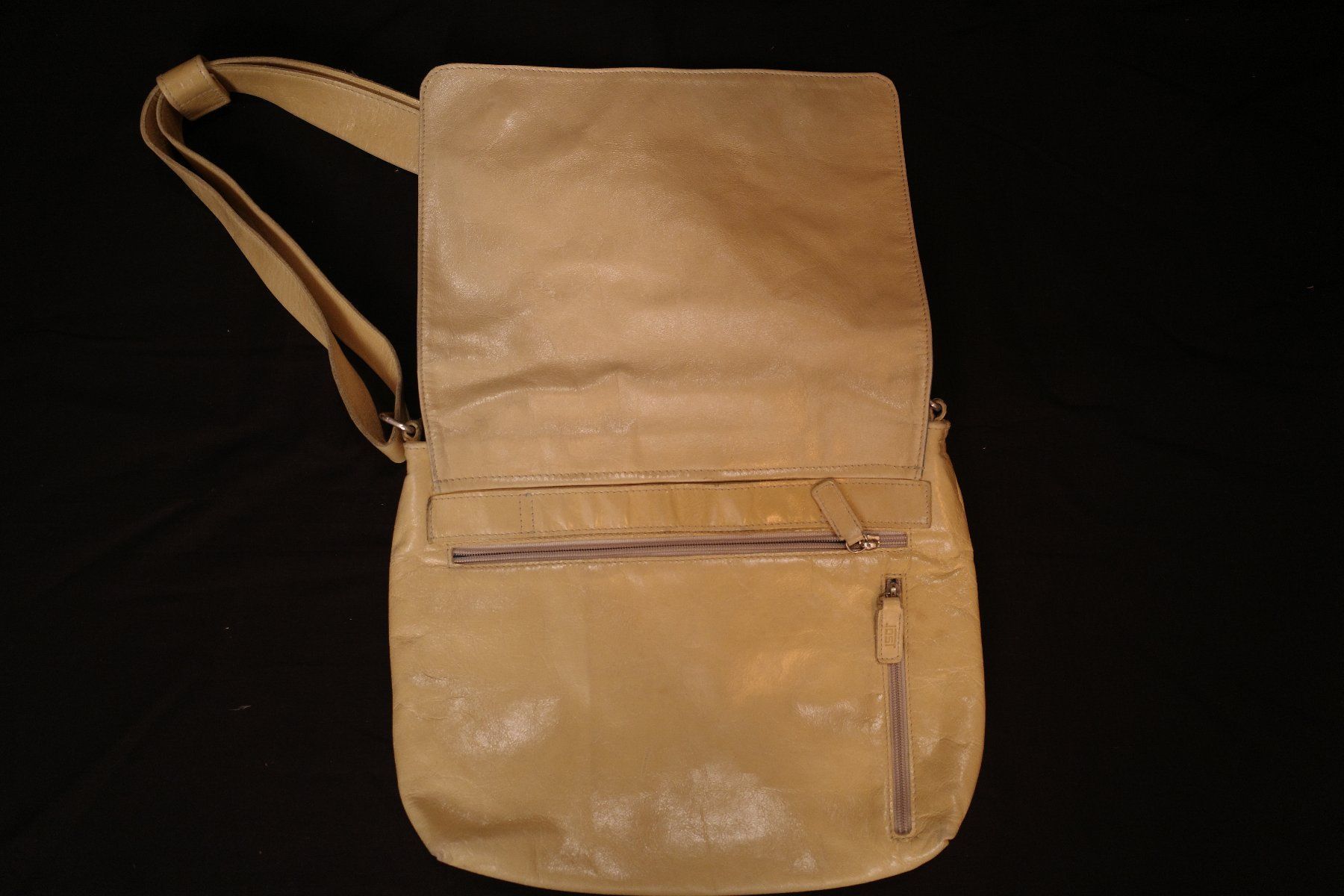 Borse da donna: Ledertasche – Usato da Zürich venduto da ForMat21 4