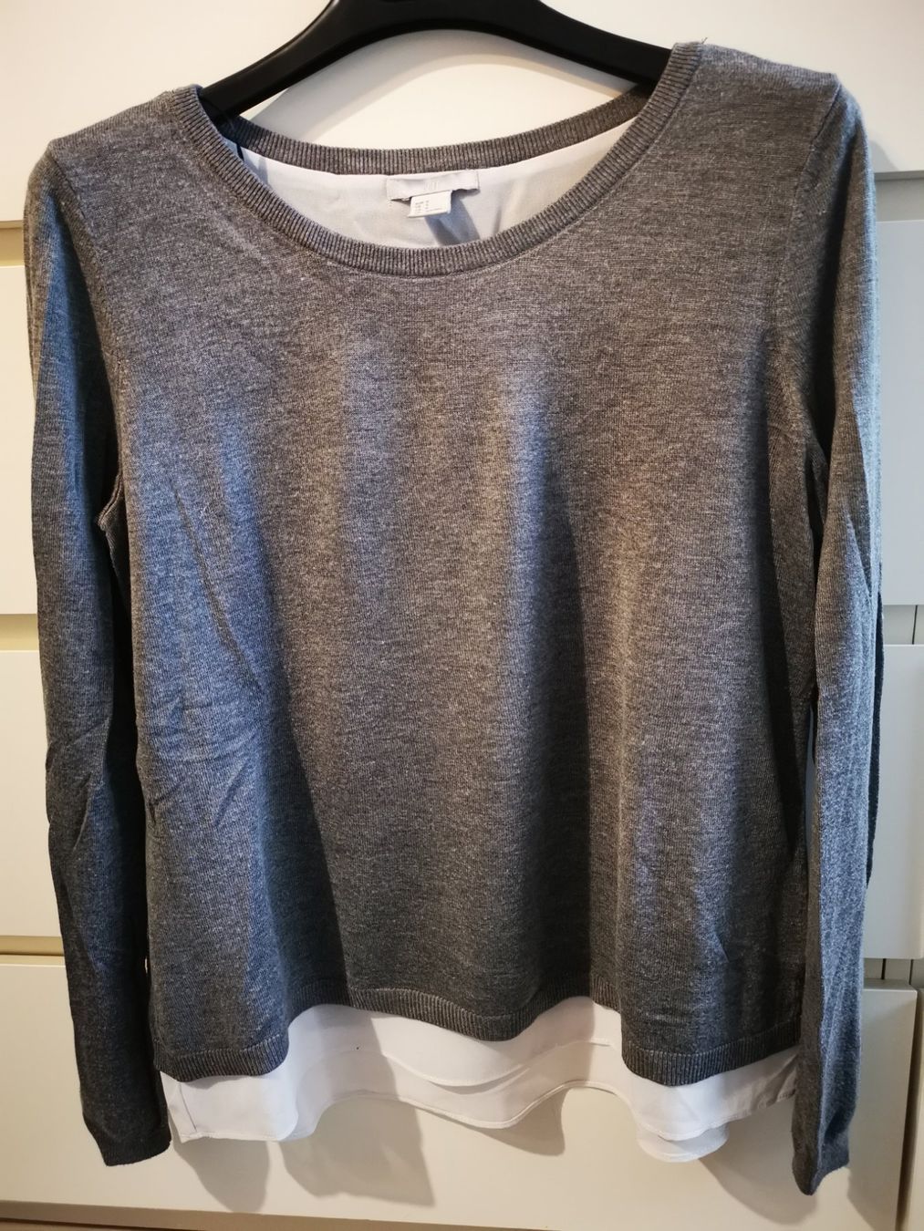 H&M Maglioni & Felpe: Hellgrauer Pullover – Usato da Teufen AR venduto da RaphaellaB