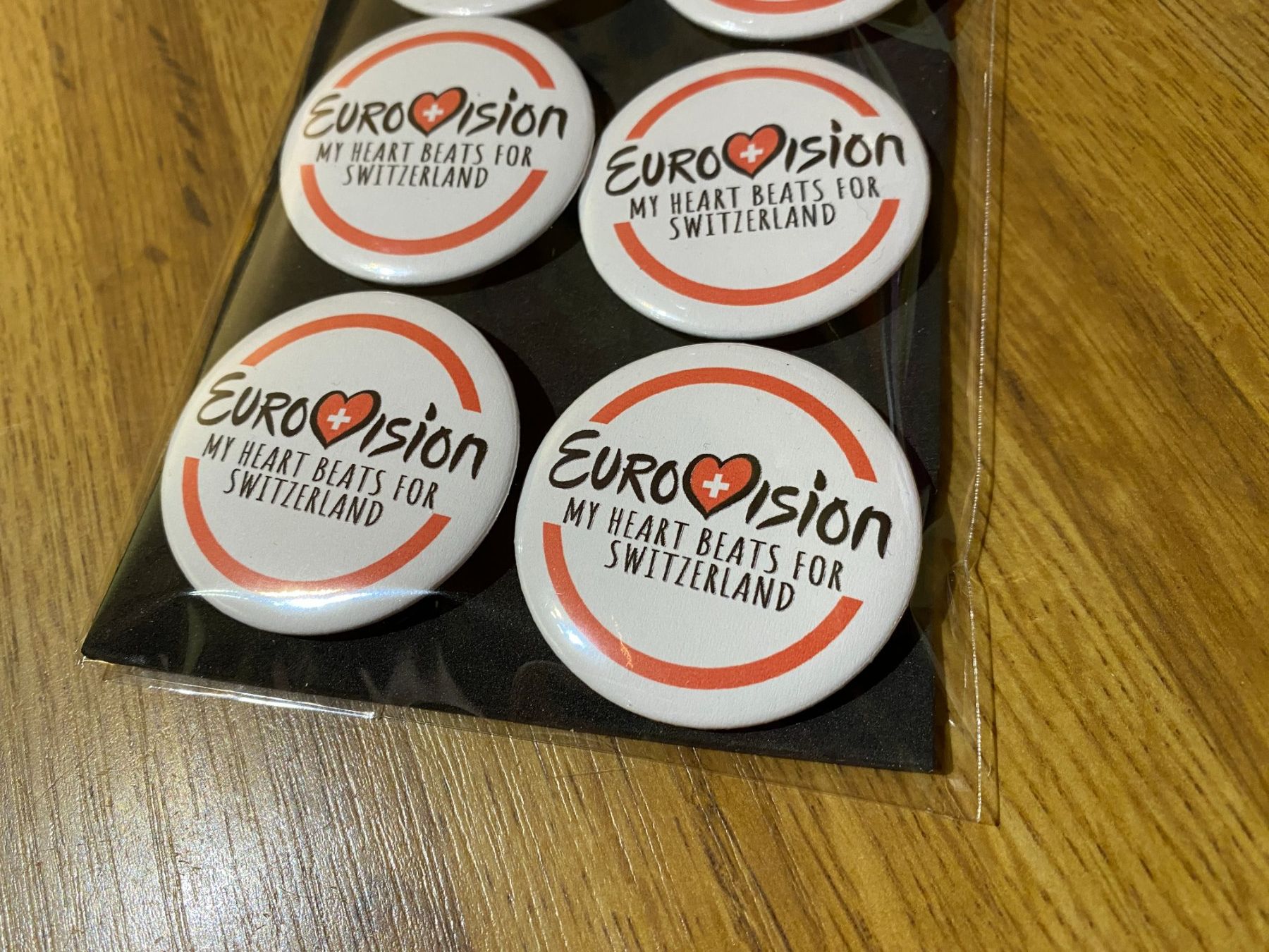 Placchette & Badge: Eurovision Ansteck Badges! – Nuovo e nell'imballaggio originale da Basel venduto da VinylLover68 2