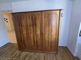 Antiker 50er Jahre Kleiderschrank