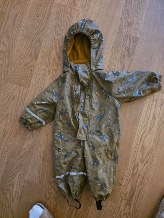Celavi Regenoverall gefuettert Oliv Dinosaurier Gr. 70/ 74