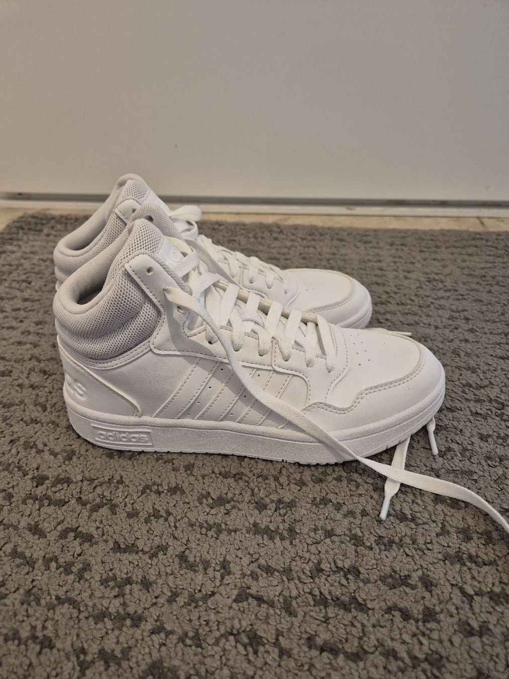 Adidas Herrenschuhe: Adidas Gr. 38 2/3 – Neu (gemäss Beschreibung) aus Wittenbach von nic_m9zt