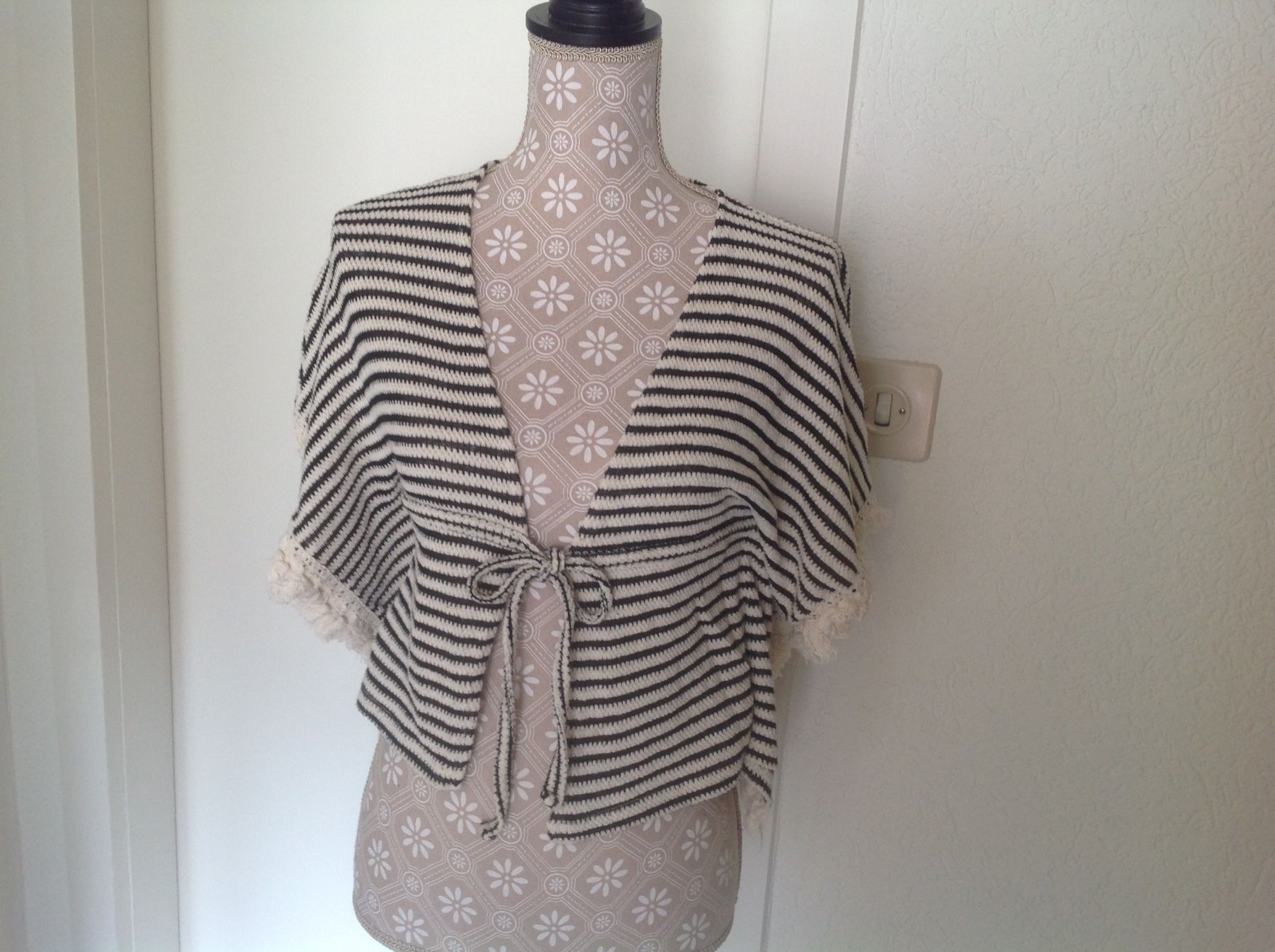 Le Temps Des Cerises Top: Le temps des Cerises - Top - XS – Usato da Sion venduto da accroshoes