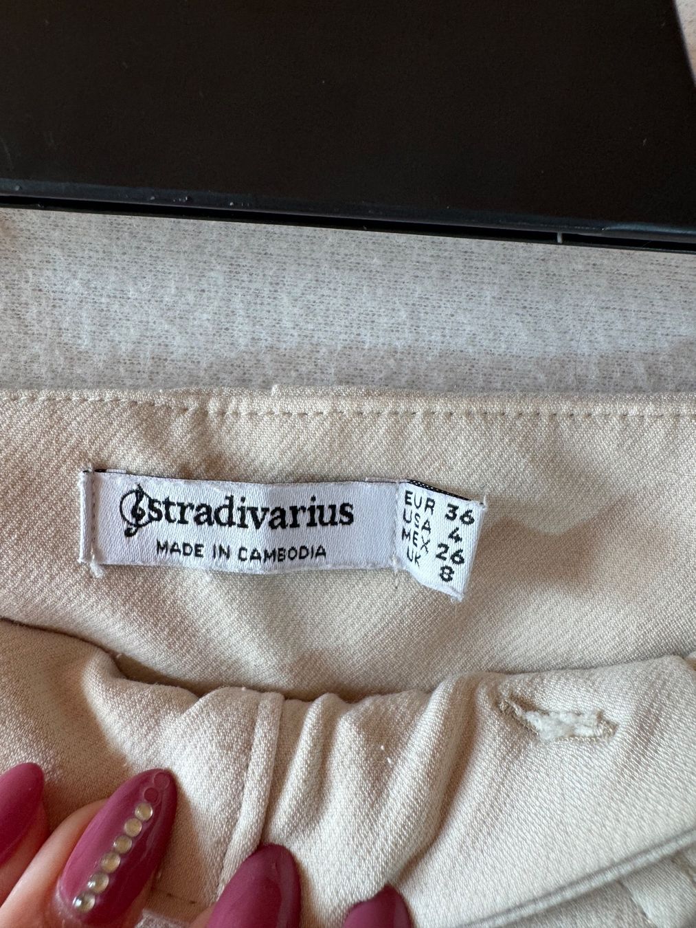 Stradivarius Pantalons: Cremefarbene Hose von Stradivarius Gr. 36 – D'occasion à Grosswangen par SALE_SALE_SALE 4