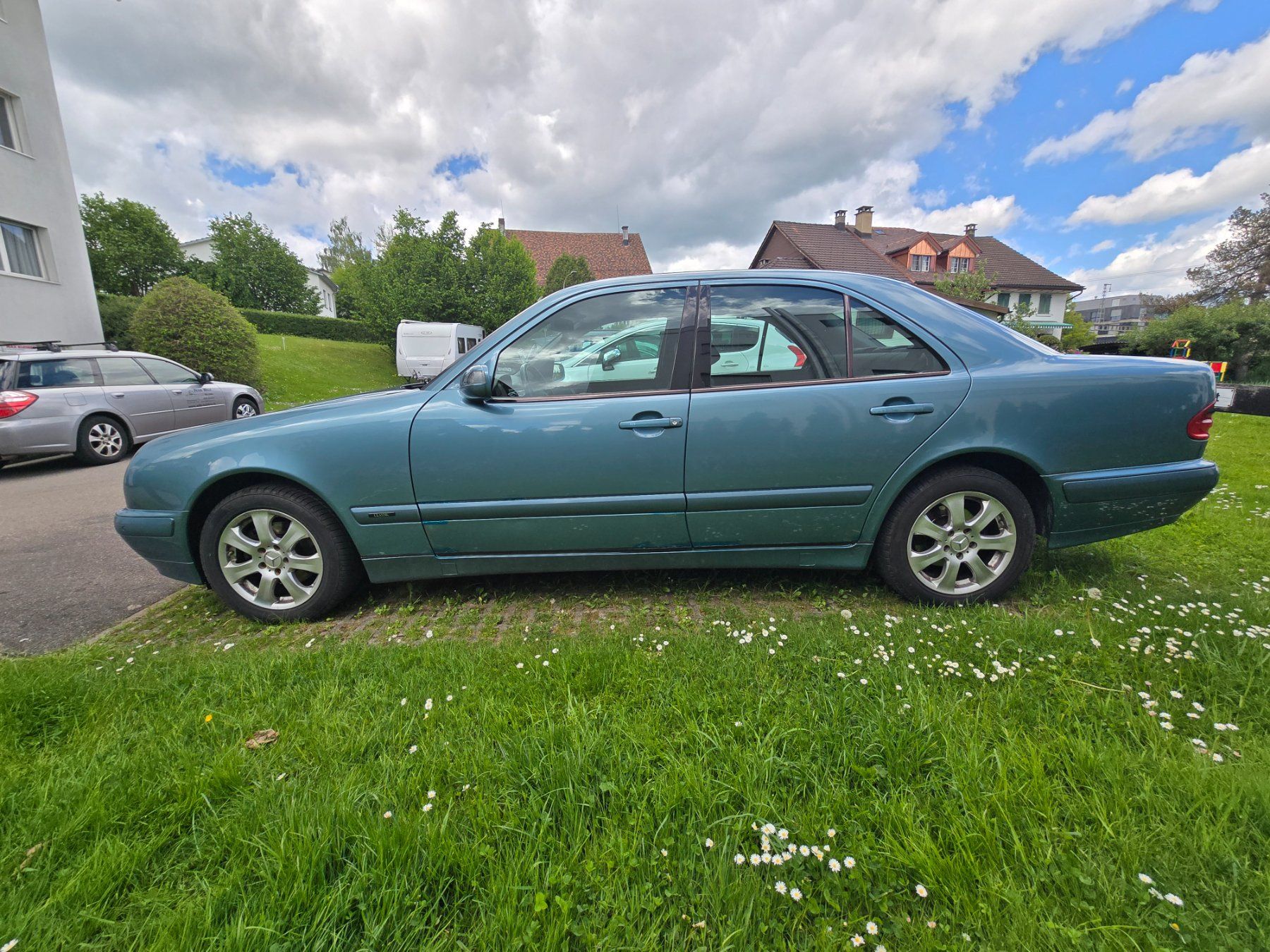 Mercedes-Benz Autos: Mercedes E220D – D'occasion à Wetzikon ZH par jet_c5m2 1