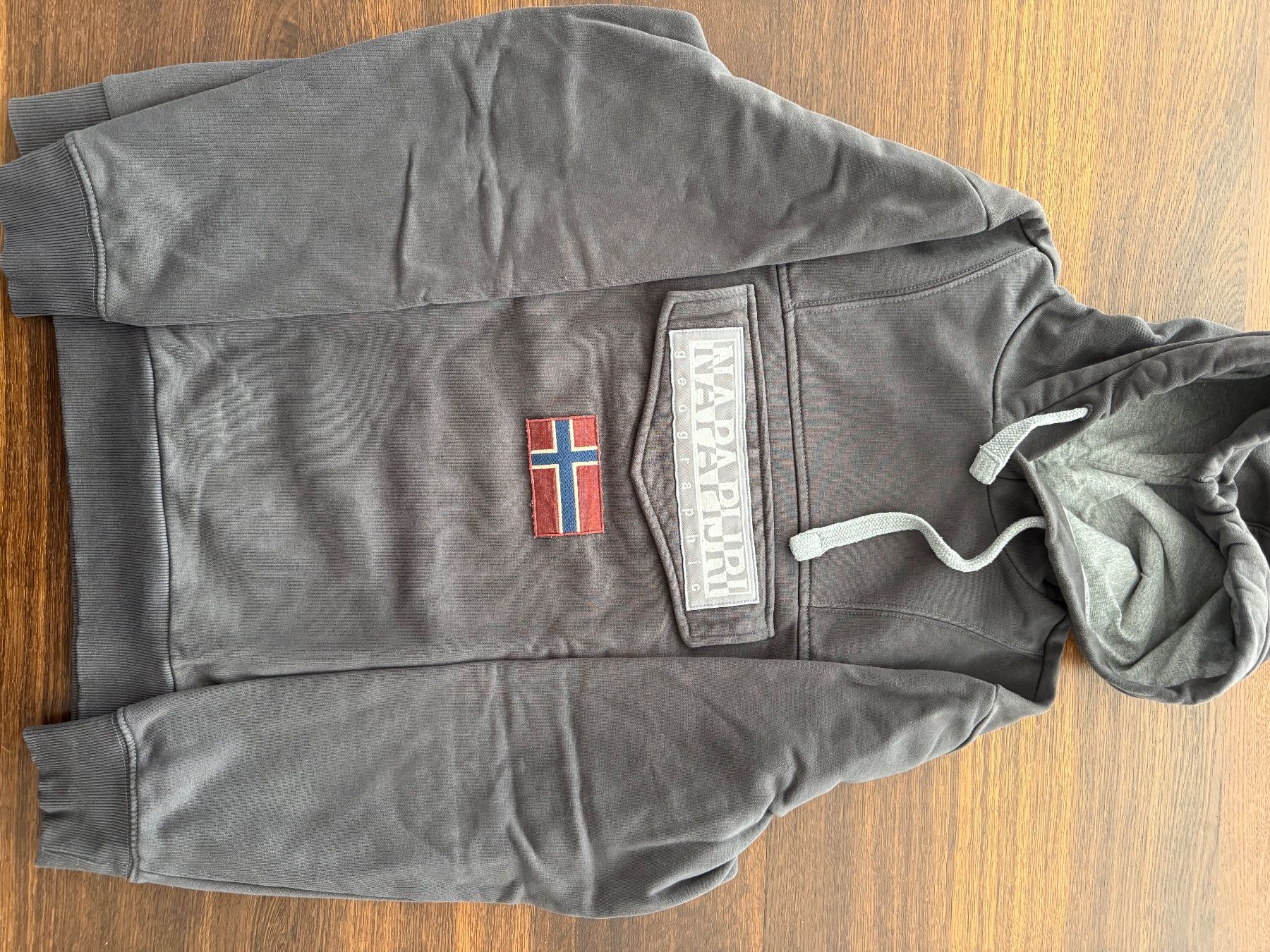 Napapijri Maglioni & Felpe: Napapijri Pullover mit Kapuze – Usato da Amriswil venduto da jan_8pp6 1
