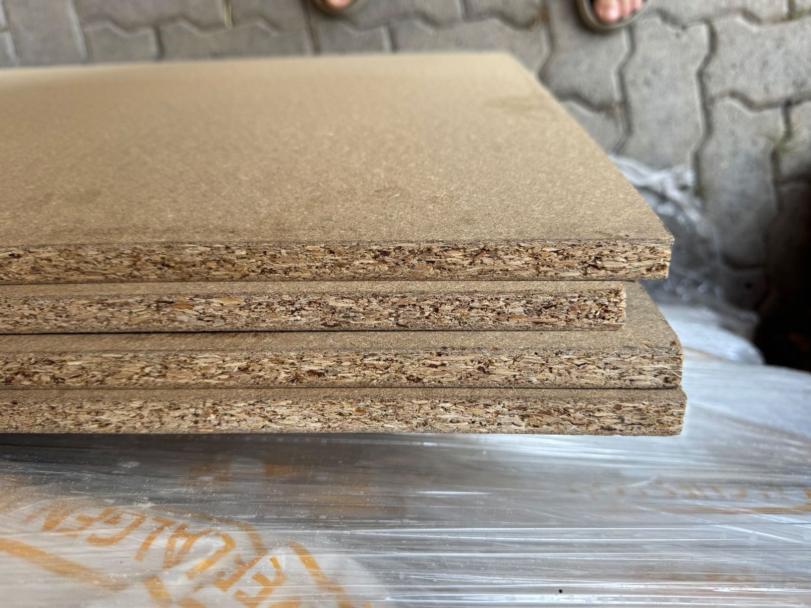 Servierplatten: Holzspanplatten 152x76cm 17mm 4 Stk. – Gebraucht aus Laupen ZH von JRICHLI 1