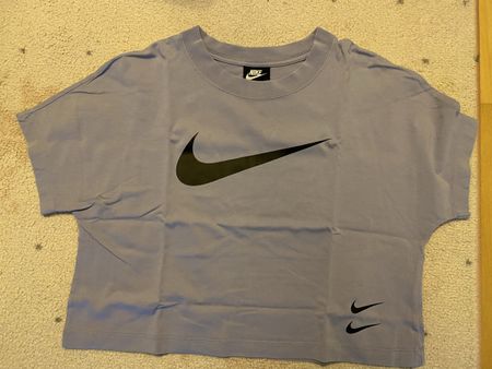 Nike T-Shirt Flieder Farbe Grösse L neuwertig