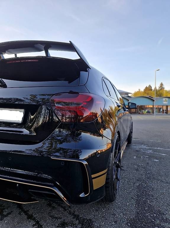 Automobili: Mercedes A45 AMG - Einzigartig! – Usato da Neuhausen am Rheinfall venduto da E.M 1