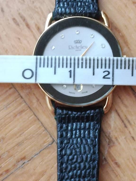 Orologi: Jolie montre à quartz de Richelieu – Usato da Le Mont-sur-Lausanne venduto da Mont-sur-Lausanne 2
