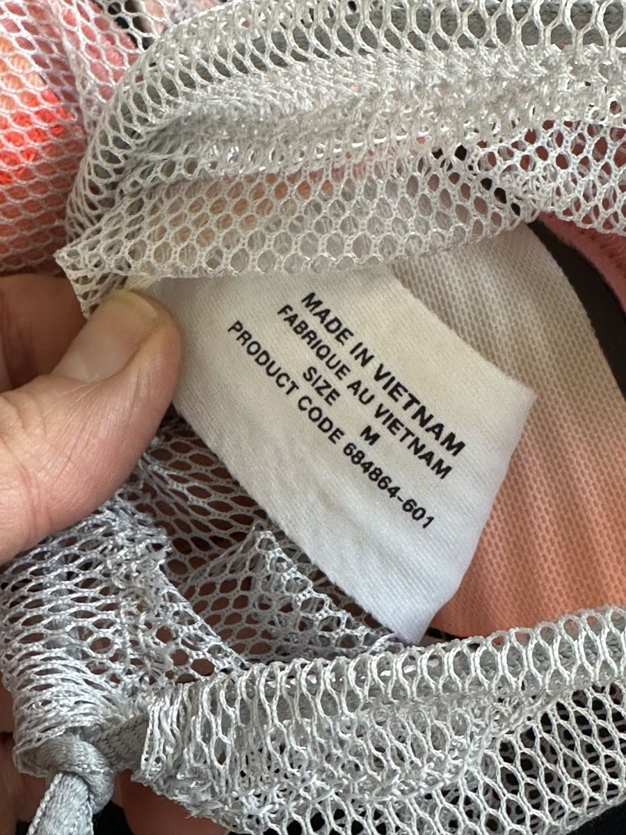 Scarpe da donna: Nike Trainingsschlappen Grösse M, einmal getragen! – Nuovo (secondo la descrizione) da Basel venduto da FatmaCan52 1