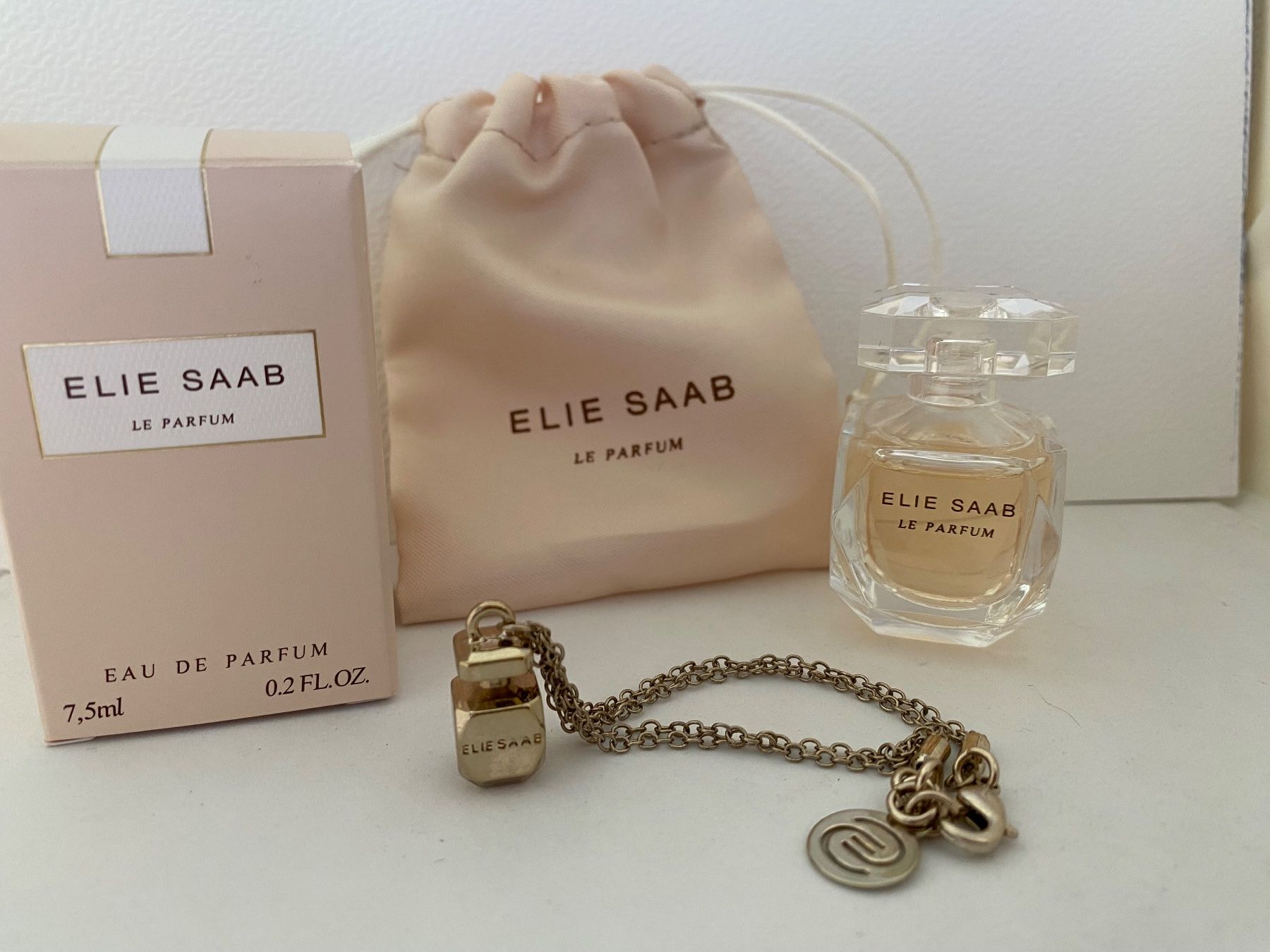 Elie Saab Parfum & Eau de Toilette: Miniature Elie Saab avec bracelet – Neu und originalverpackt aus Bouveret von wes_7zll