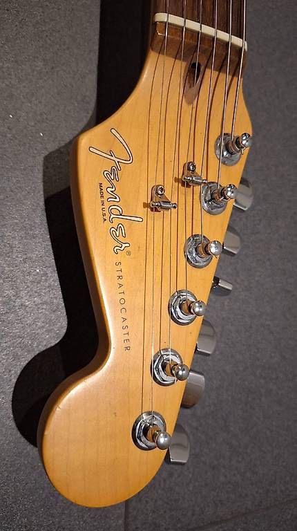 Strumenti musicali: Fender Stratocaster de 1997 – Usato da Bretigny-sur-Morrens venduto da Labonafair 1