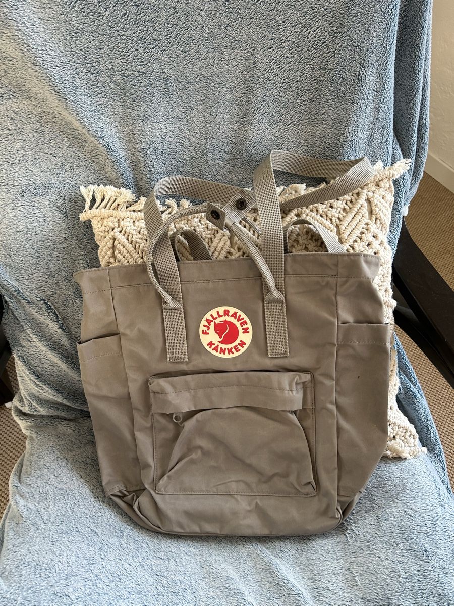 Fjällräven Zaini: Fjällräven Rucksack grau – Usato da Wohlen b. Bern venduto da Honeypie