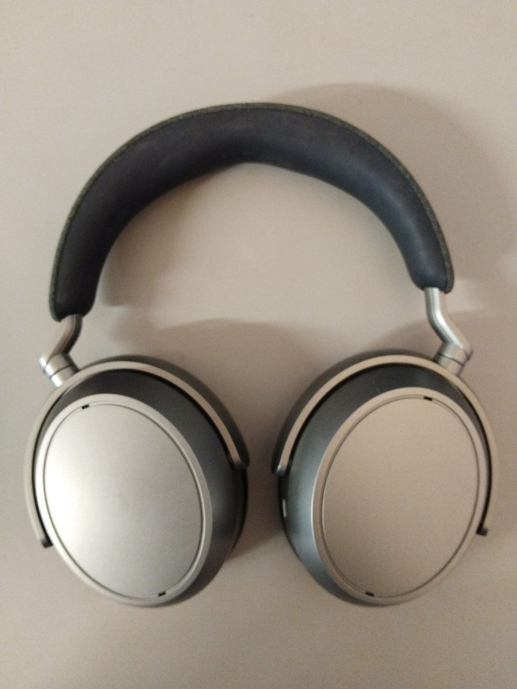Sennheiser Kopfhörer: Sennheiser MOMENTUM 4 Wireless Graphite mit ANC – Gebraucht aus Bern von PrettyGood 1