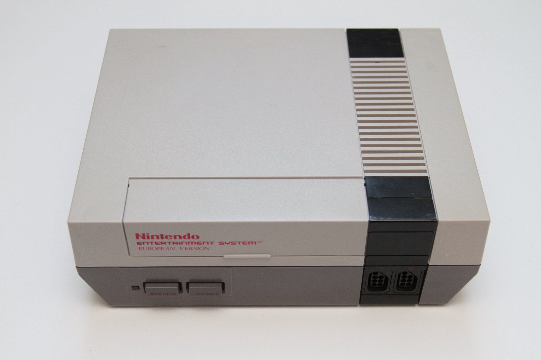 Nintendo Consoles: Nintendo NES mit Spielen – D'occasion à Basel par camelot99 1