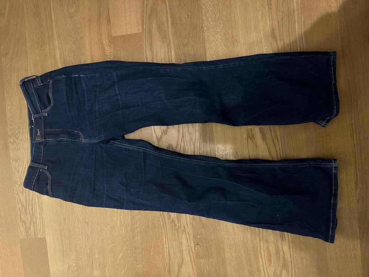 Jeans: bootcut jeans – Usato da Horgen venduto da egrollimund