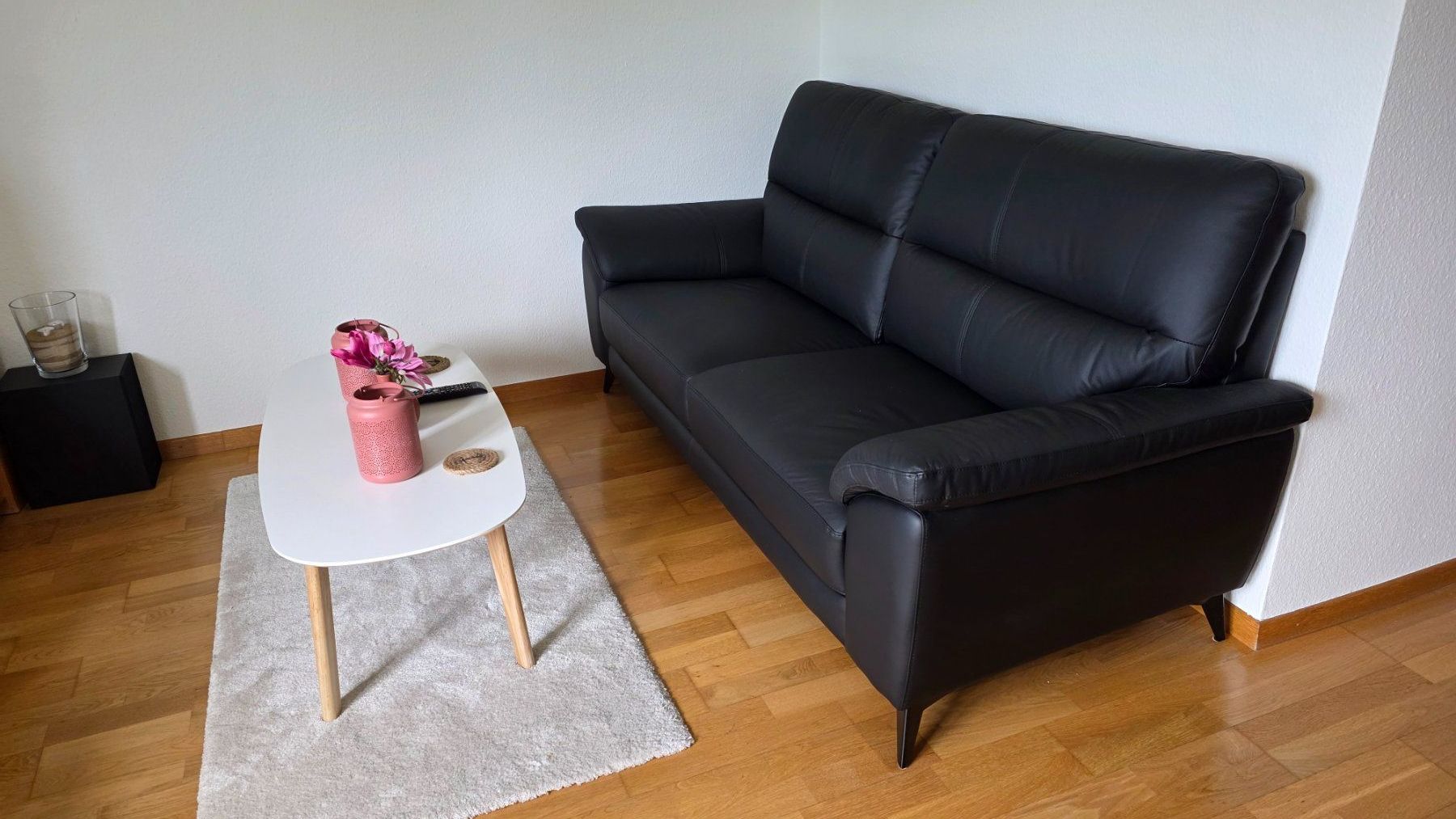 Conforama Divani: Zweisitzer Ledercouch Breite 1.66 m – Nuovo e nell'imballaggio originale da Dübendorf venduto da Jolenia 2
