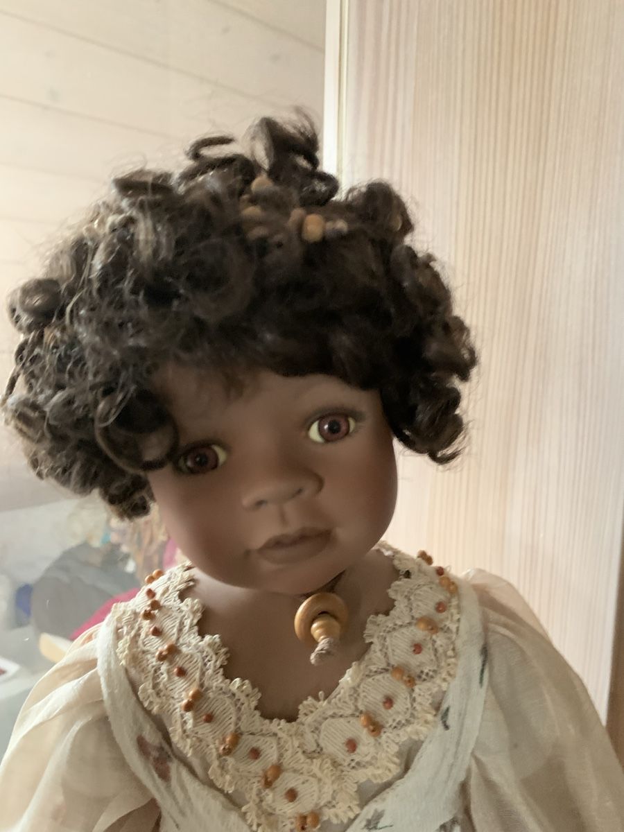 Bambole: Wunderschöne Sammlerpuppe mit Locken – Nuovo (secondo la descrizione) da Wittnau venduto da Mohrli0 1