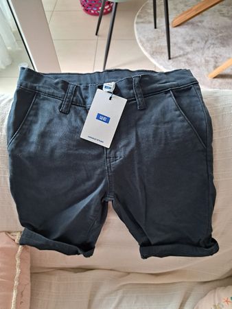 Shorts dunkelblau Grösse 146 neu mit Etikett