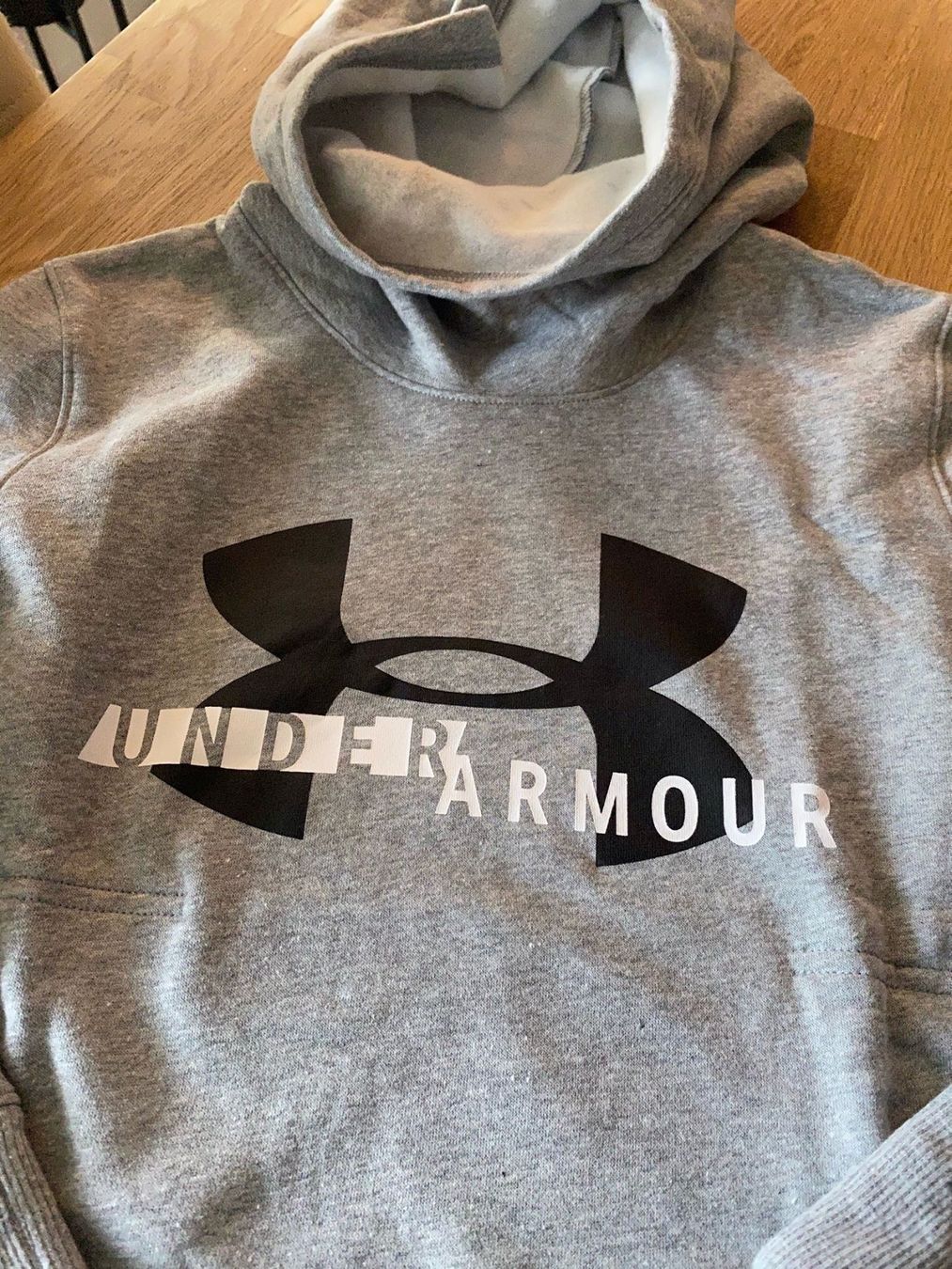 Pullover & Sweatshirts: Sweat-shirt pulls en Très Bon état – Gebraucht aus Villars-sur-Glâne von Graca03 1