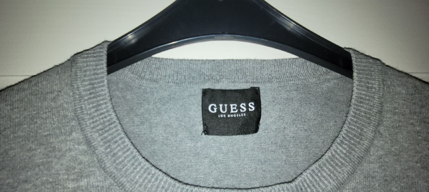 Guess T-shirt: Guess Langarmiges T-Shirt – Usato da Basel venduto da Da-vid3 1