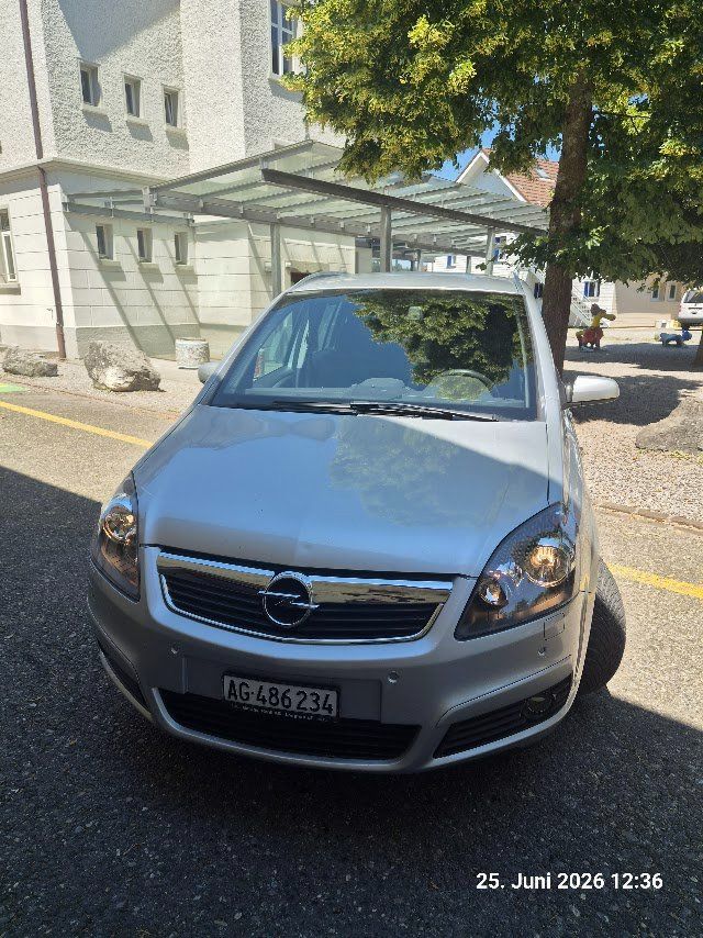 Opel Automobili: opel zafira – Usato da Schöftland venduto da tattoo69