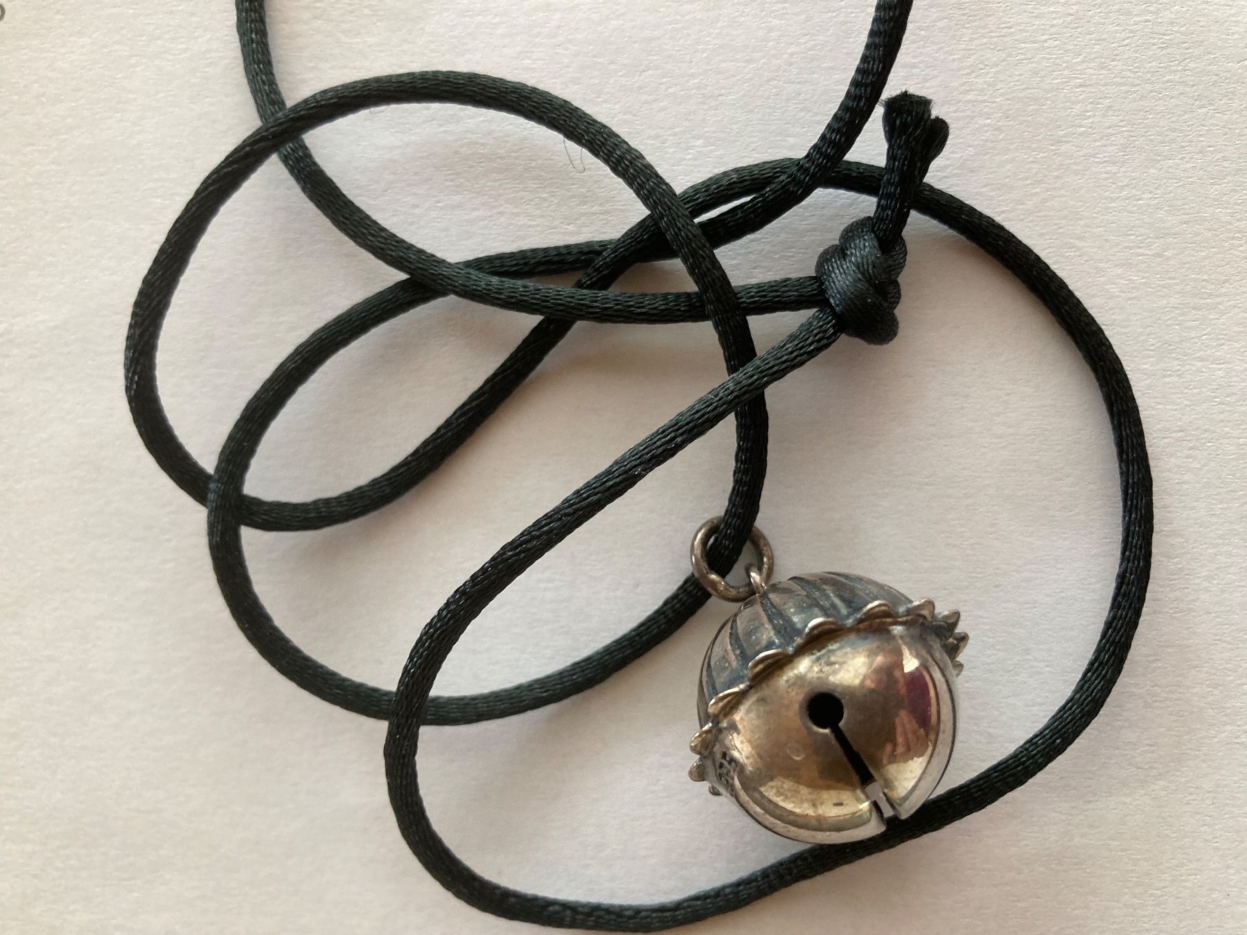 Pendentifs: Glockenanhänger Sterlingsilber – Neuf avec emballage d'origine à Bolligen par Jerry127