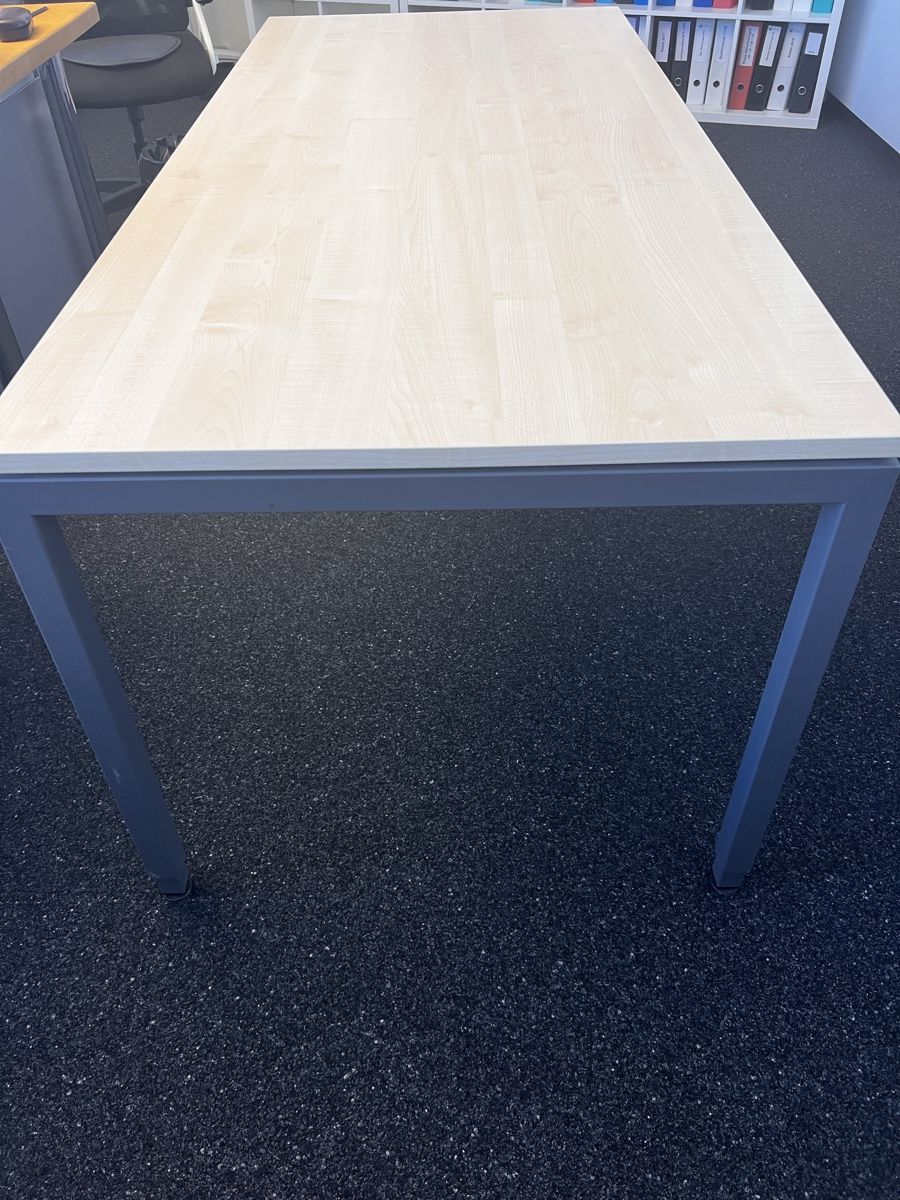 Bureaux: Bürotisch 180 x 80 cm – D'occasion à Bellmund par been.mlr 1