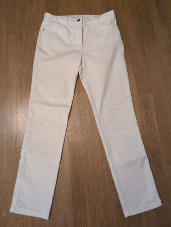 Damen Jeans weiss mit Strasssteinen guter Zustand