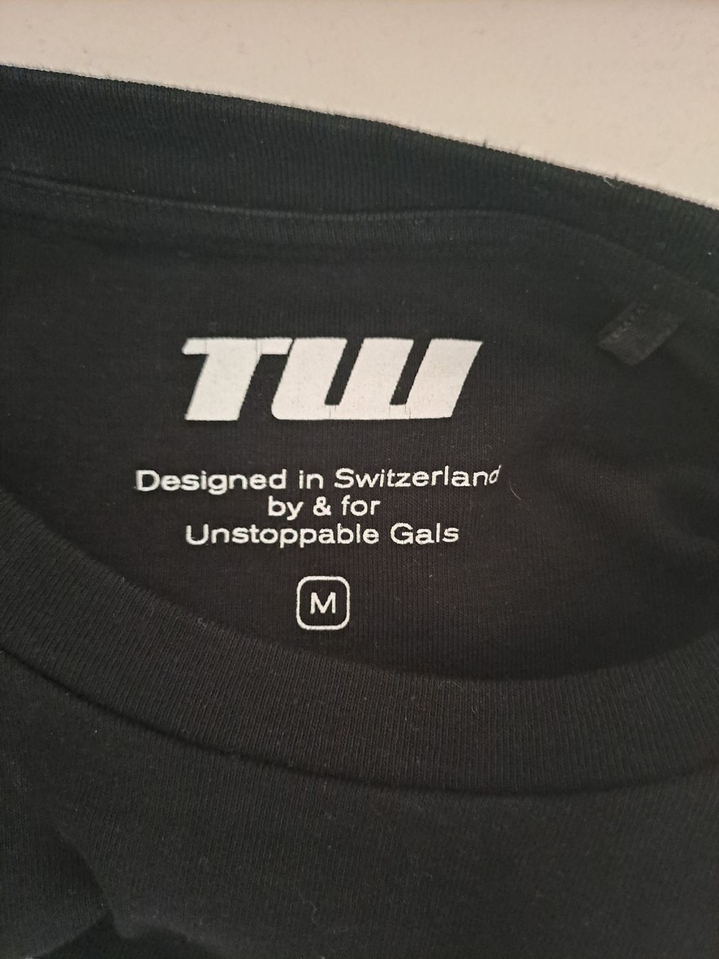 Pullover & Sweatshirts: schwarzer Crop Pullover – Neu (gemäss Beschreibung) aus Rothenburg von 123odermatt 1