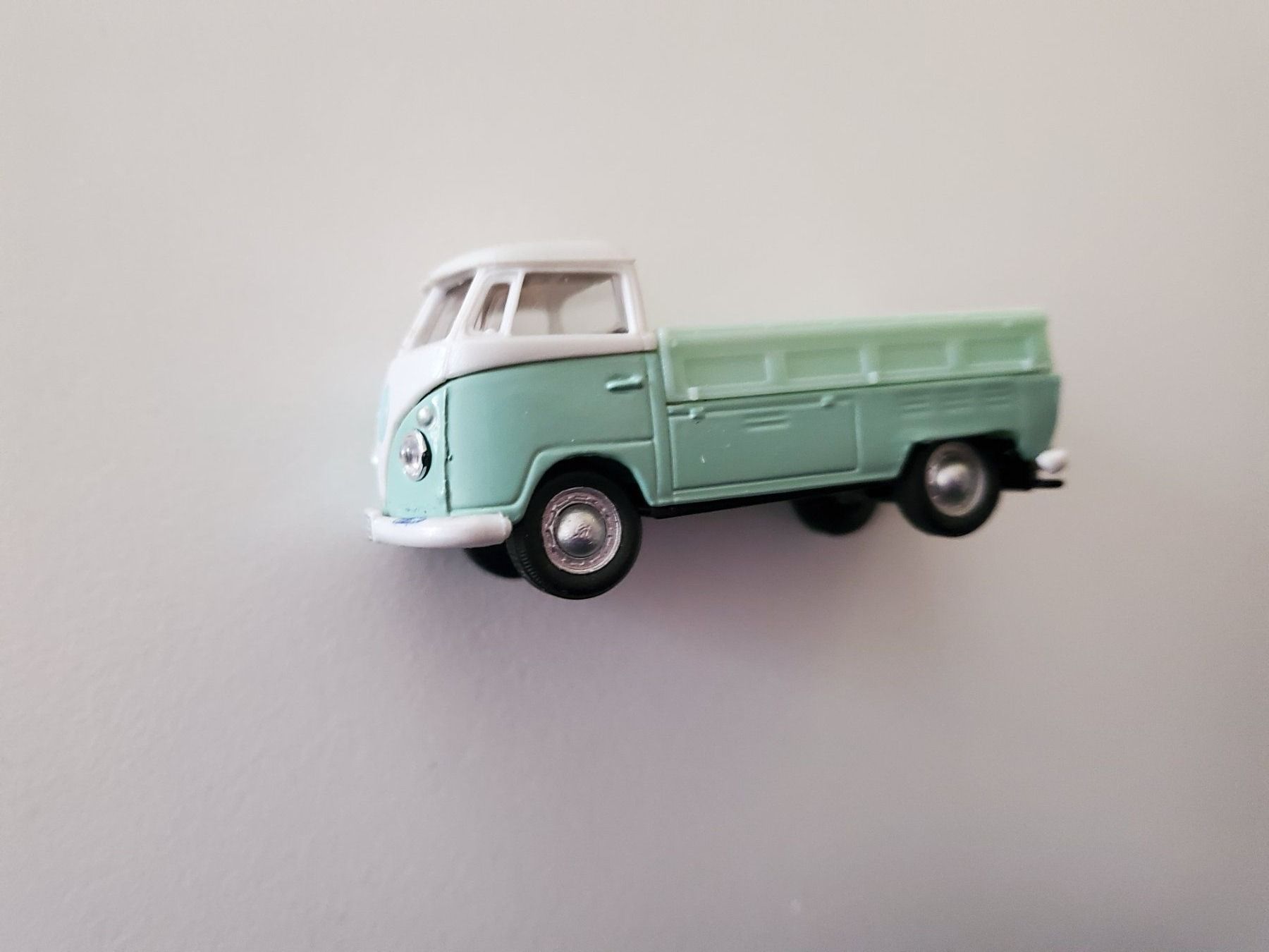 Volkswagen Modellini d'auto: VW Bus Pritsche Bicolor  als Magnet oder in Modellbau – Nuovo (secondo la descrizione) da Unterägeri venduto da 0alfa0
