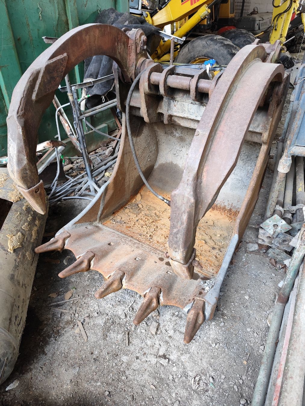 Greifer: Bagger Greifer, Steinzange, Greiflöffel, Baggerlöffel – Gebraucht aus Unteriberg von T08