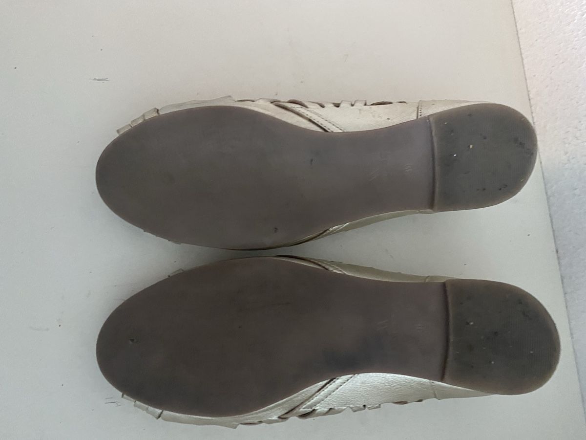 Scarpe da donna: Sandale gold VARESE Gr. 39 – Usato da Biel-Benken BL venduto da PANORMUS 2