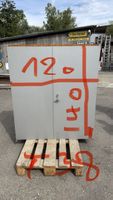 Weinschrank aus Metall und Teilweise Holz