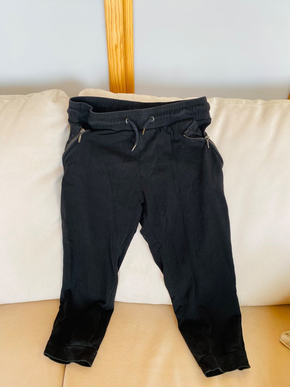 Pantaloni: Amisu pantalon Capri Envoi possible/Versand möglich – Usato da Belmont-sur-Lausanne venduto da chu_vxf5 1