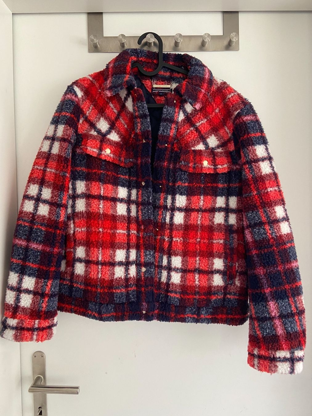 Tommy Hilfiger Jacken: Tommy Hilfiger Winterjacke – Neu (gemäss Beschreibung) aus Büsserach von vimeco.43