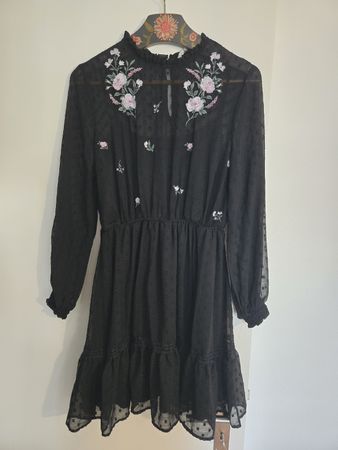 Schönes C&A Chiffon-Kleid mit Stickerei, Grösse 44